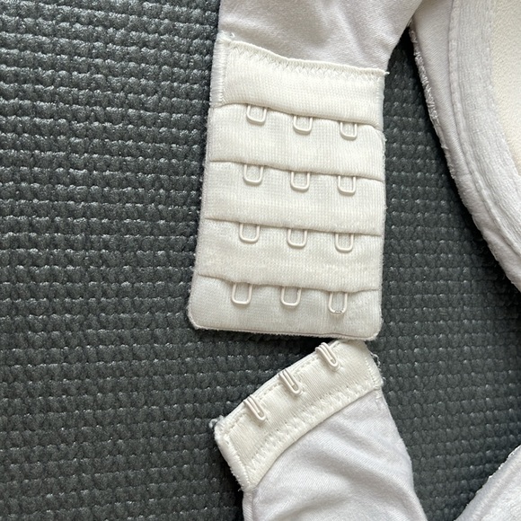 Victoria’s Secret Body By Victoria Lined Demi - Picture 4 of 4